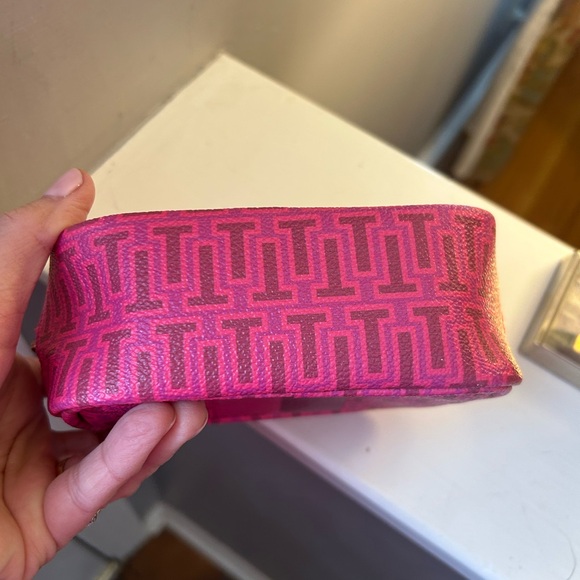 Cute Tory Burch Pink Coated Canvas Cosmetic Case - Picture 2 of 6
